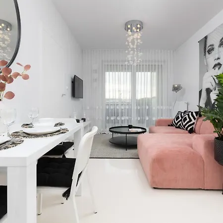 Stylish Przedpole With Balcony & Parking By Renters