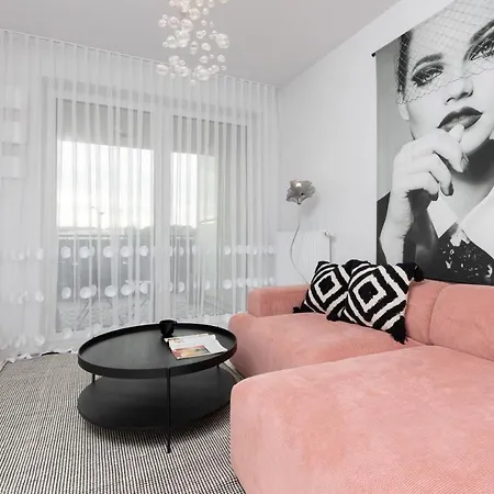 Stylish Przedpole With Balcony & Parking By Renters * 바르샤바