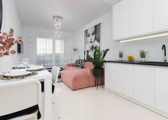 Apartamento Stylish Przedpole With Balcony & Parking By Renters Varsóvia